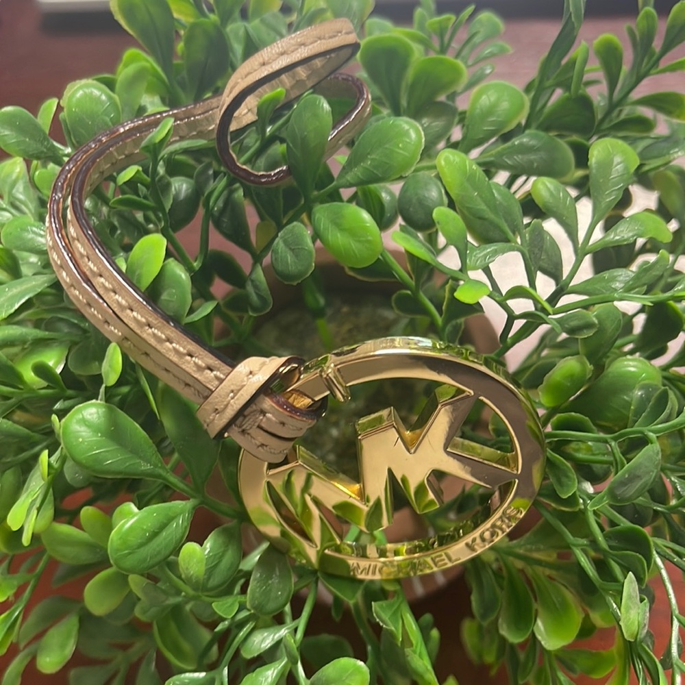 Michael Kors Emblem Charm - Picture 2 of 6